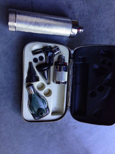 Vintage Welch Allyn Otoscope Ophthalmoscope Diagnostic Set w Case