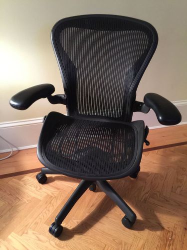 Aeron Size B Black mesh chair