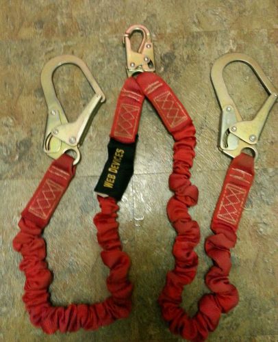 Web device double rebar hook lanyard