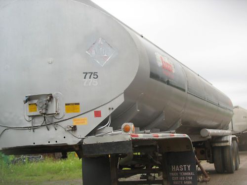 Tanker tank trailer water spray bars with pump frac vac