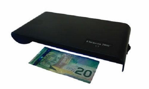 Ultrascan 2000 ™ V2 Counterfeit money Detector