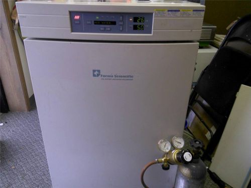 Tested Thermo-Forma 3110 Water jacketed,CO2 incubator:animal cell/tissue culture