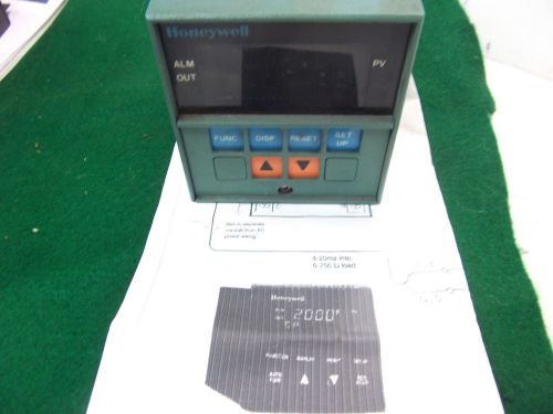 HONEYWELL TEMPERTURE CONTROLER UDC2000   SEE PICS VERY GOOD CONDITION