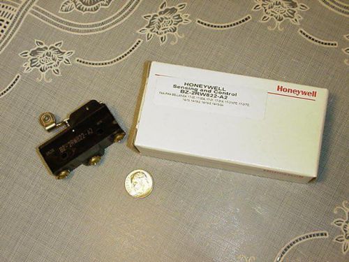 HoneyWell BZ-2RW822-A2 MicroSwitch Roller Lever Style 15 Amp NEW IN BOX!