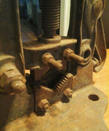 Reed MFG. Co. Erie, Pa. No. 71 Pipe Vise Patent  - Cast Iron
