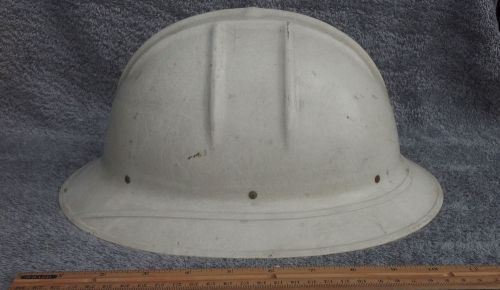 VINTAGE JACKSON PRODUCTS FIBERGLASS  WHITE  HARD HAT CONSTRUCTION ((MUST SEE))