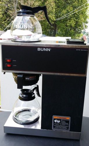 BUNN 33200.0002 black VPR dual burner with 2 new Easypour Decanteurs