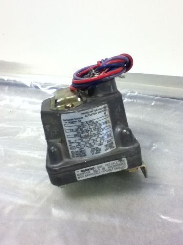 USED BARKSDALE D1H-A150SS PRESSURE SWITCH