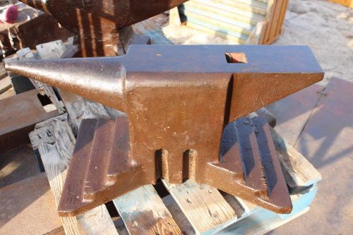 VINTAGE GERMAN BLACKSMITH ANVIL 220 lb GOOD SHAPE - TOP QUALITY !