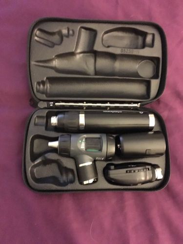 Welch Allyn Otoscope Opthalomscope Diagnostic Set It