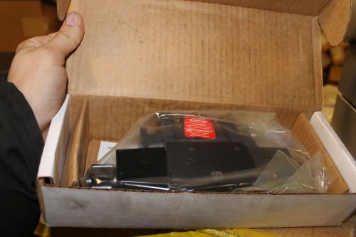 NEW PARKER HYDRAULIC DIRECTIONAL VALVE D1VW001CNYCF5