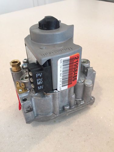 Honeywell vr8204m1026 dual pilot gas control valve (7839) for sale
