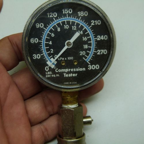 $5 Blow Out Sale: 300 PSI compression tester gauge (b9)