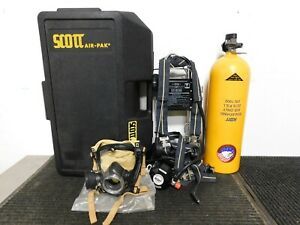 Scott Air Pak 2216 PSI 30 MIN Air Tank in Case AV-2000 MASK VOICE AMPLIFIER (A)