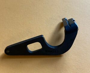 *NOS* A9513-UNION SPECIAL-NEEDLE GUARD FOR SEWING MACHINE *FREE SHIPPING*
