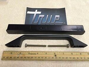 TRUE COOLER TRUE FREEZER, Handle Door, Kit, For True Coolers &amp; Freezers #933759