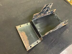 1996 NEW HOLLAND L865 FLOOR PAN COVER HYDROSTATIC CONTROL COVER 86594689