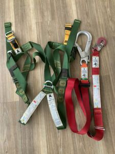 Safety Harness with 2 Pole Straps - Double action Hook Release