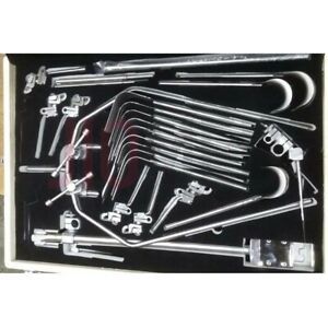 Omni Tract Surgical Retrector Set With Wishbone Frame Of Surgical Retrectors