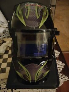 Lincoln electric Welding hood with auto darkening lens s27978-134