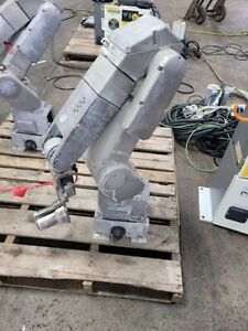 FANUC Paint Mate 200ia/5L Industrial Robot with R-30ia - Low Running Hours
