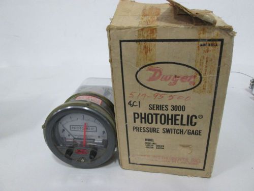 NEW DWYER 3004C PHOTOHELIC PRESSURE SWITCH 0-4IN-H2O 4 IN GAUGE D323120