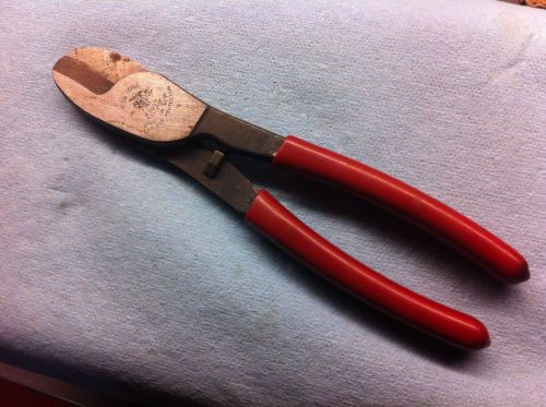 Klein Tools 63055 8&#034; Red Compact Cable Cutter tool