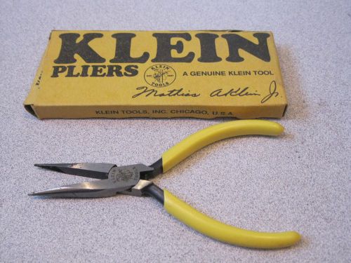 LOT OF TWO KLEIN TOOLS D307-5 1/2C &amp; 301-6  NEEDLE NOSE  PLIERS (B3)