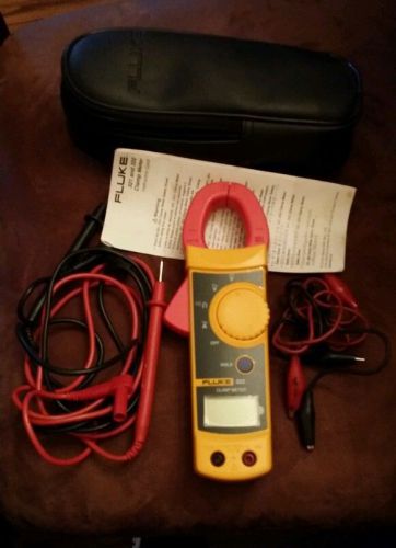 FLUKE 322 CLAMP METER (Includes Test Leads &amp; Case)