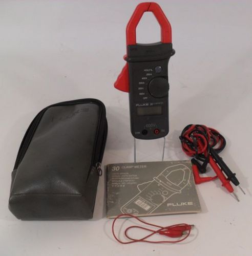Fluke 30 Clamp Meter with Leads and Case