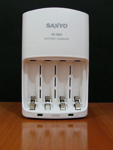 Sanyo Eneloop Power Pack ChargerNC-MQN06U
