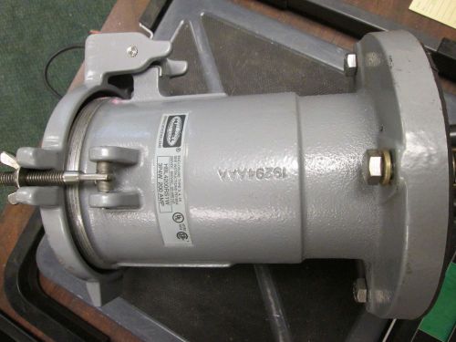 Hubbell  Receptacle  HBL4200RS1W  200A  600V  3P  4W