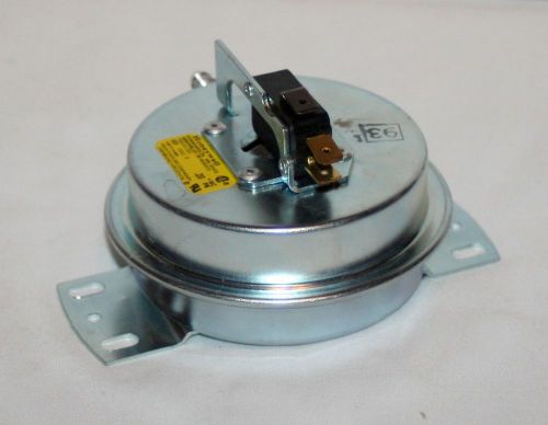 Diaphragm Pressure Switch Honeywell FS6145-1302  NEW