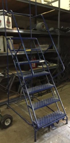 Rolling warehouse ladder seven steps with locking device for sale