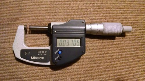 MITUTOYO 0-1 INCH DIGITAL MICROMETER NO. 293-831  WORKING CONDITION NO RESERVE