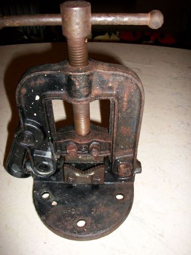 Vintage erie tool works pipemaster bench yoke 3-jaw pipe vise 1/8&#034;-2&#034; no 0h for sale