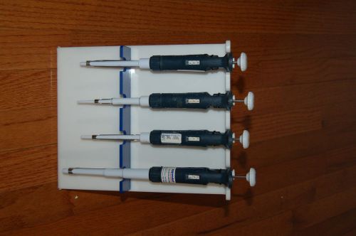 Gilson Pipetman Pipette Pipettor set pipet variable 4 pipets stand  P100 nu