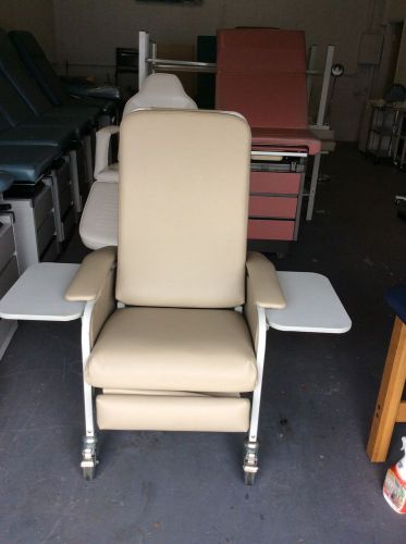 WINCO INC. MODEL 653 TRANSPORT/ALL PURPOSE PATIENT CHAIR