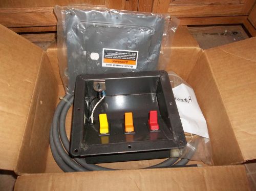 Braun Wheelchair Lift Pendant 3rd Station Control Box # 15603A With Cover