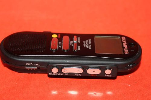 Olympus DS-330 Digital Voice Recorder With Case / USB  MINT CONDITION!