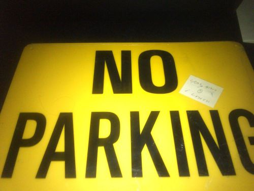 NO PARKING SIGNS - PACK OF (5) - PLASTIC - NEW!