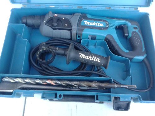 Makita HR2475 Rotary Hammer Drill  w/extras good condition