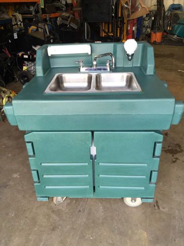 Cambro portable, sink, heater, pump, catering sink,  KSC402. Excellent.