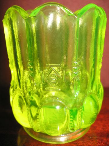 Vaseline uranium glass tabletop toothpick match holder beaded oval pattern boyd