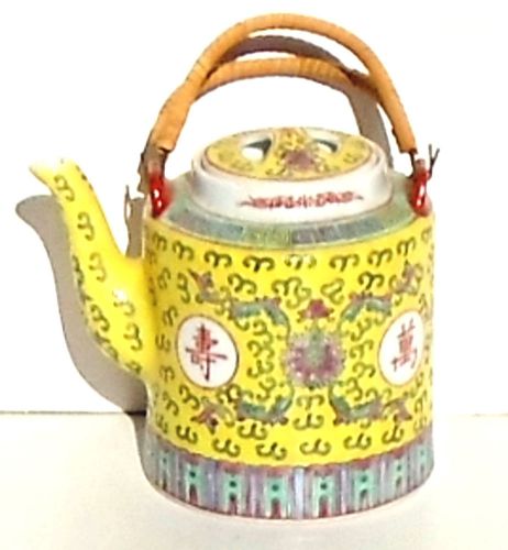 1 Porcelain Tea Pot Teapot 48 OZ YEL Serving Tea Coffee Beverage Longevity NEW