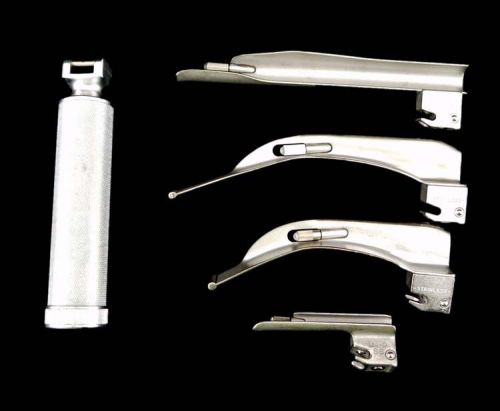 Welch Allyn Medical Standard Hook-on Patient Laryngoscope Set Handle w/4 Blades