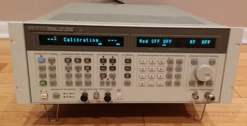 HP / Agilent 8643A Synthesized Signal Generator 0.26 - 1030 MHZ with OPT 1