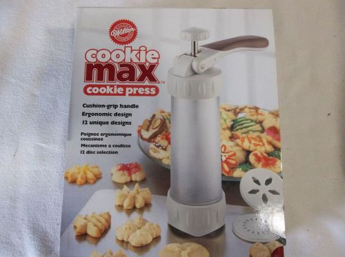 Wilton Cookie Max Cookie Press 12 Different Designs  NIB FREE SHIPPING