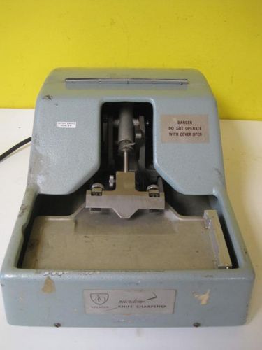 AO AMERICAN OPTICAL SPENCER MICROTOME AUTOMATIC KNIFE/BLADE SHARPENER MODEL 935