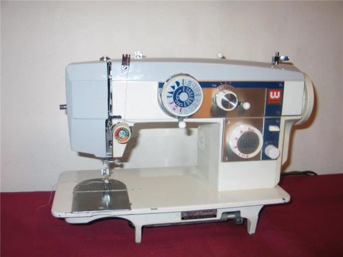Heavy duty white/toyota industrial strength sewing machine, 622, all metal gears for sale